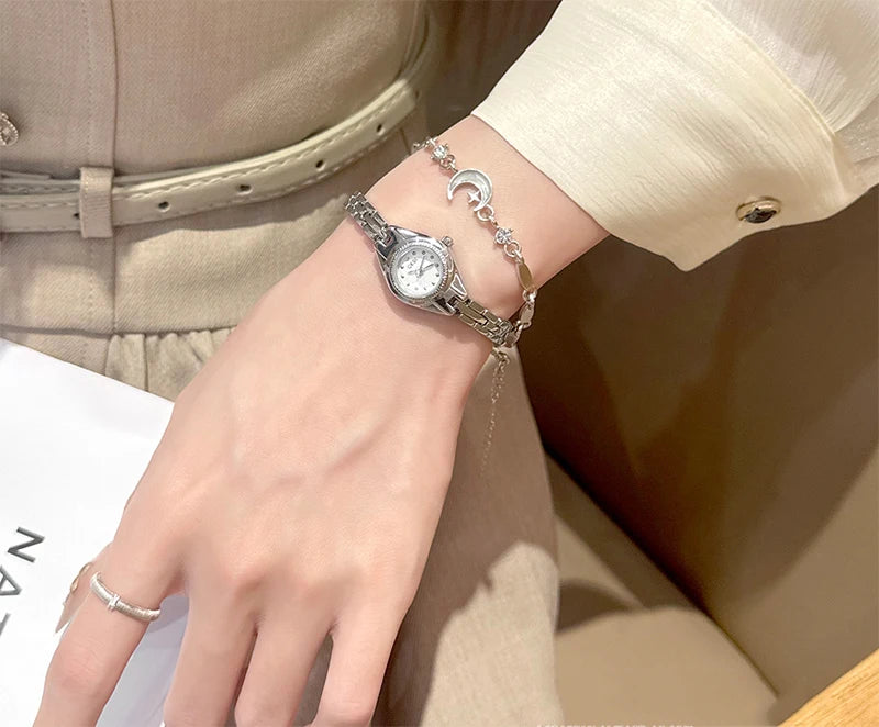 GEDI Ladies Small Watches Temperament Round Dial Quartz Retro Watch Luxury Waterproof Fashionable Wristwatch Gifts for Woman