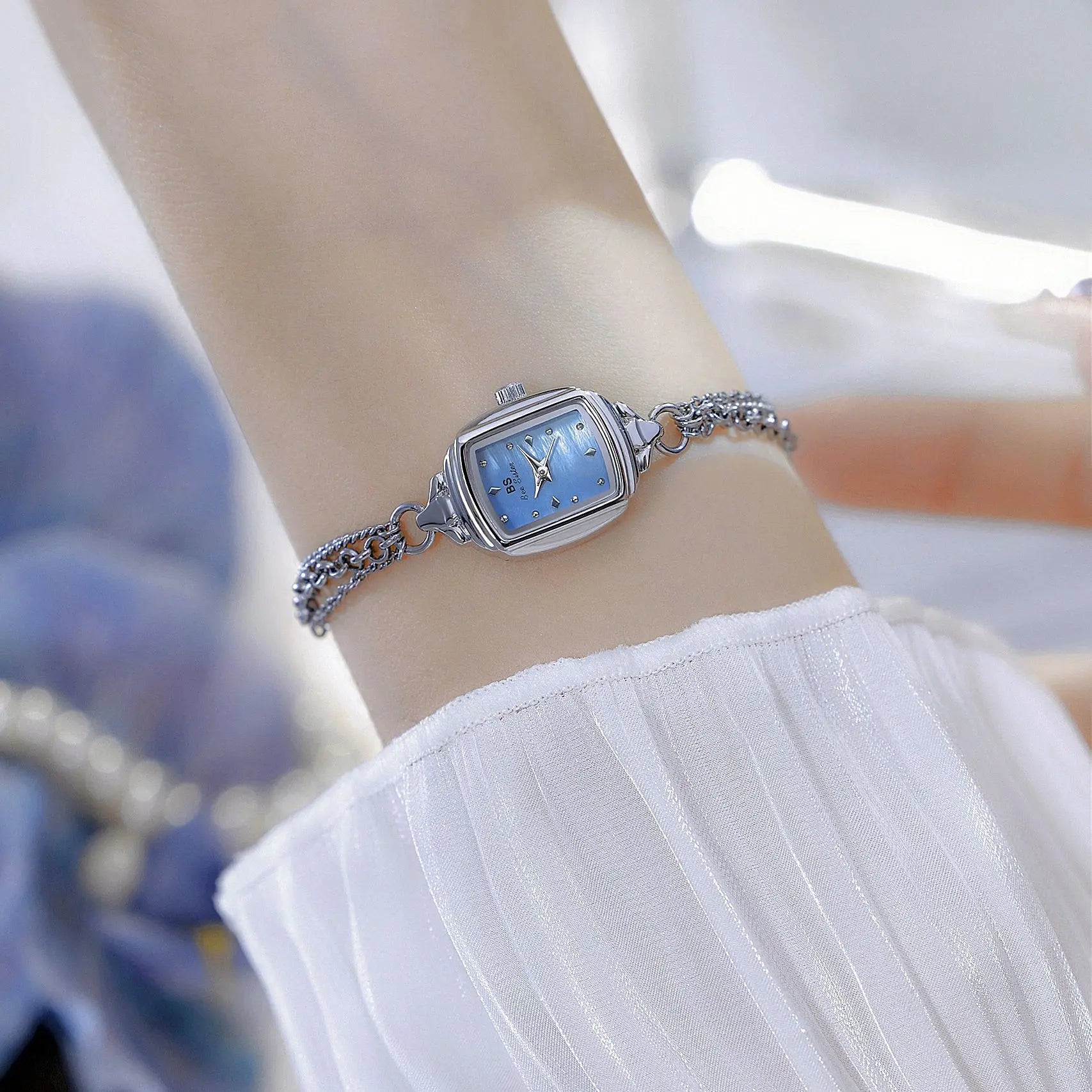 Elegant Ladies' Watch Bracelet Small Silver Wristwatch Simple Retro Square High-End Women's Watch Brand