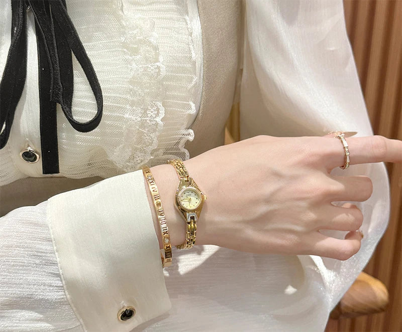 GEDI Ladies Small Watches Temperament Round Dial Quartz Retro Watch Luxury Waterproof Fashionable Wristwatch Gifts for Woman