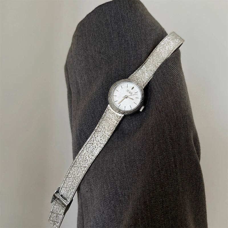 2025 Vintage Woman Quartz Watch Gold Noble Clock Fashion Bracelet Steel Belt Elegant Women Watches Luxury